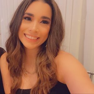 Meet your Posher, Corina